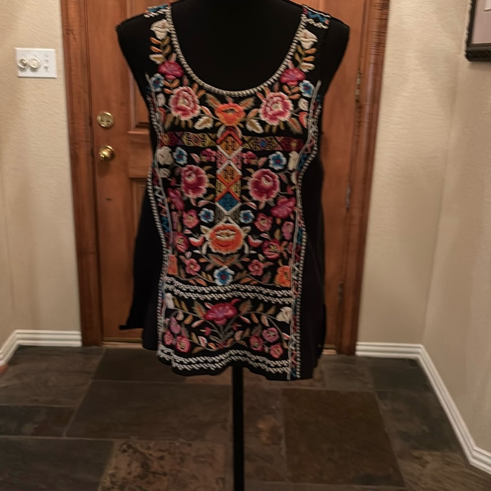 Beautiful JWLA Black Linen Tank. Has gorgeous embroidery totally down the front.